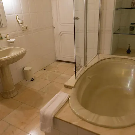 Casa Ceremines Hotel 3*