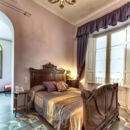 فندق Casa Ceremines 3*